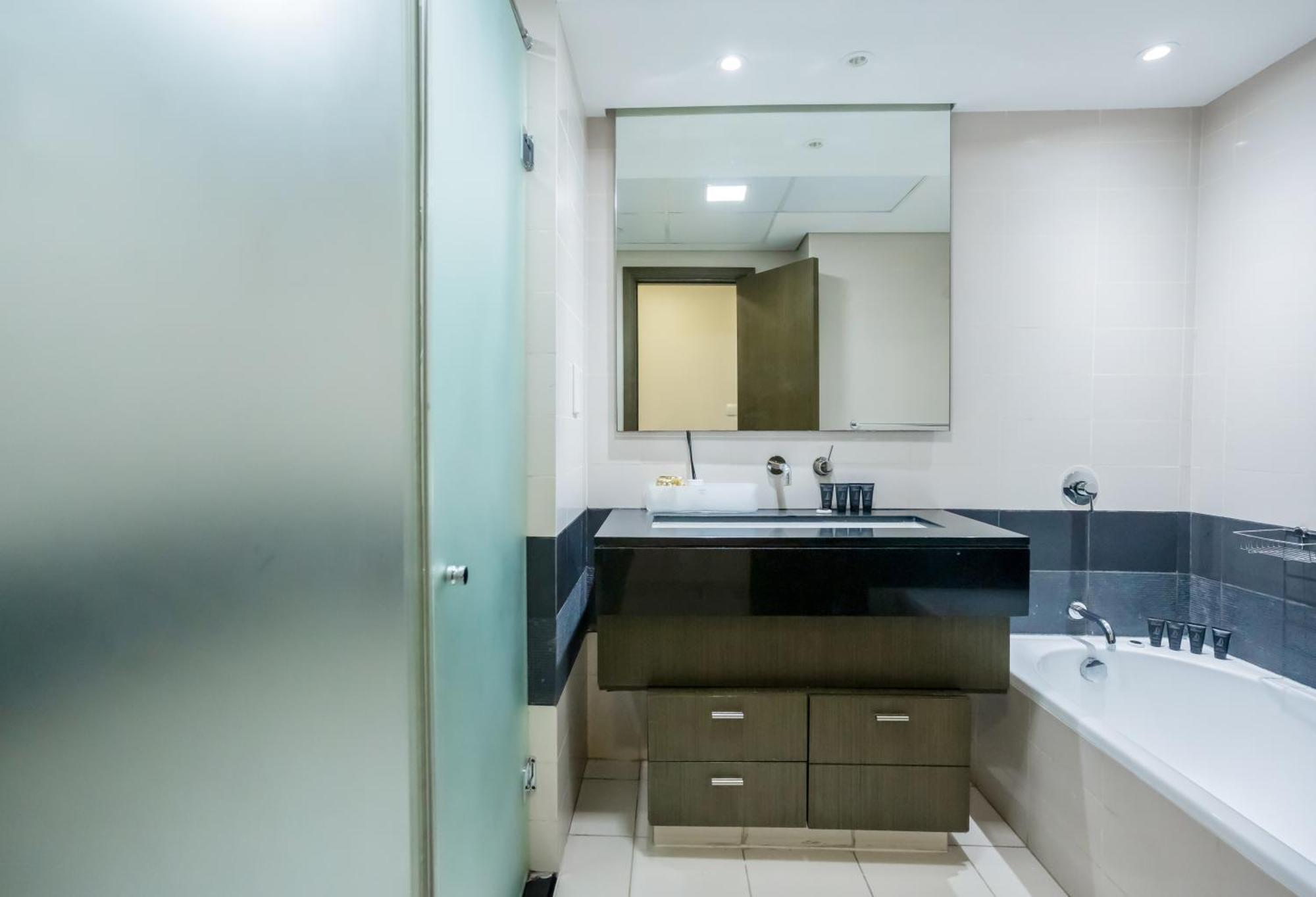 Vacay Lettings - Loft Downtown Dubai Villa ภายนอก รูปภาพ