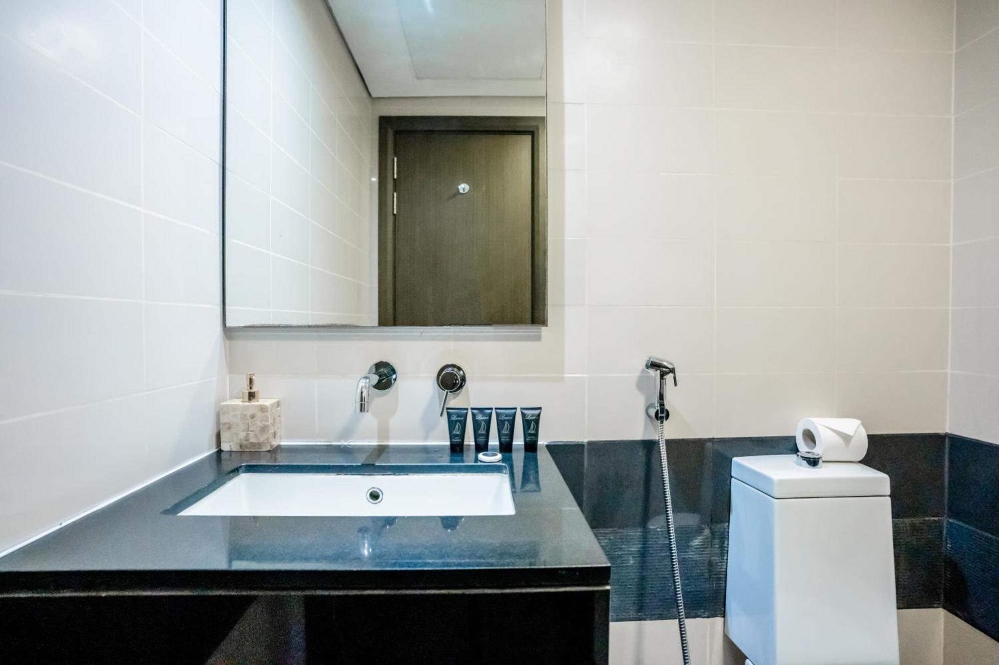 Vacay Lettings - Loft Downtown Dubai Villa ภายนอก รูปภาพ